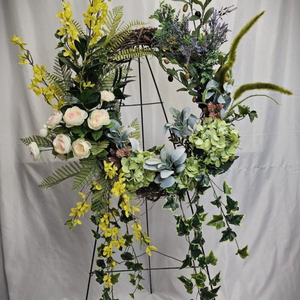 Silk Grapevine Wreath Easel